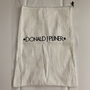 Donald J. Pliner dust/travel bag white/black